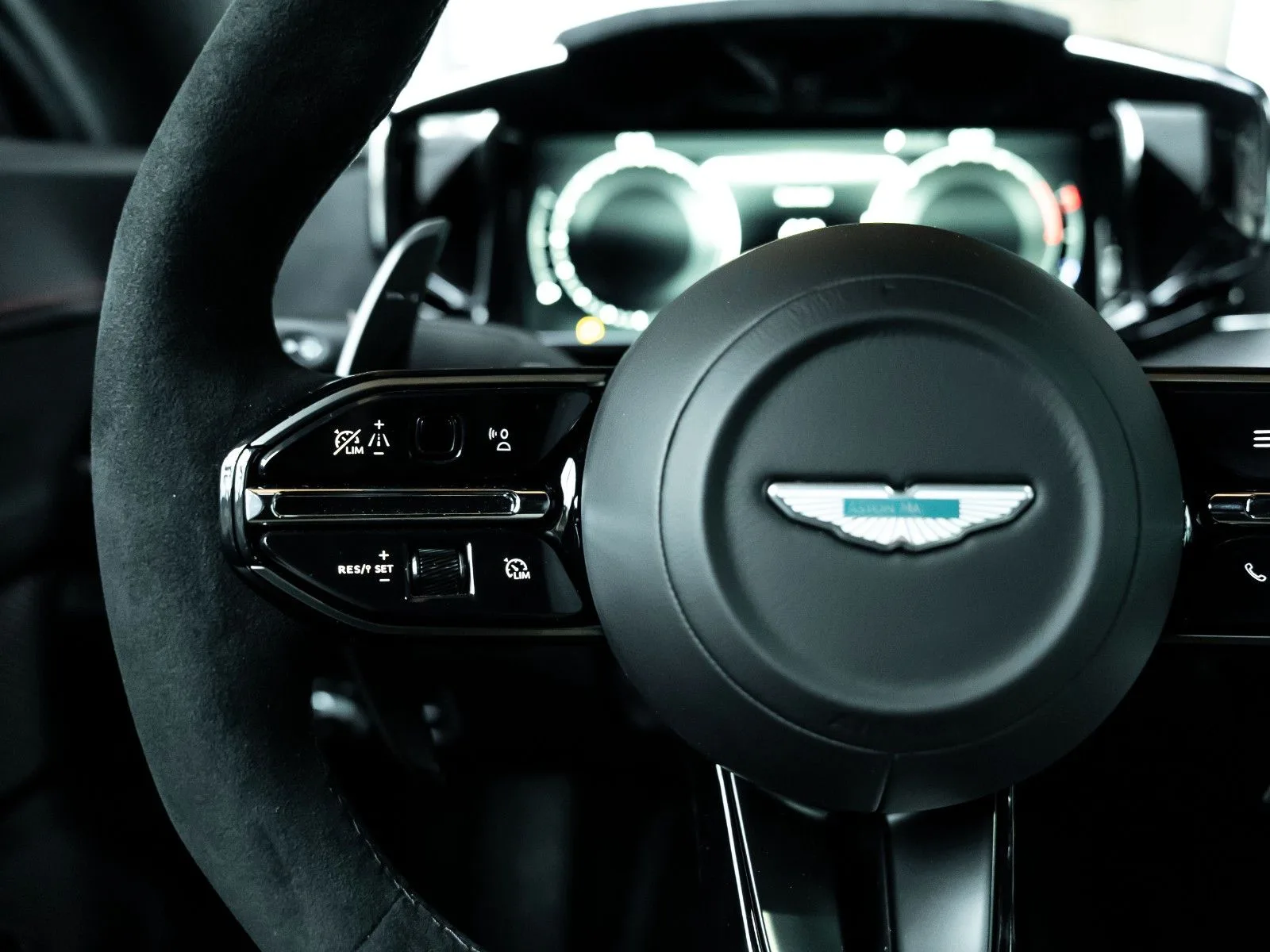 Aston Martin Vantage S, 17/30