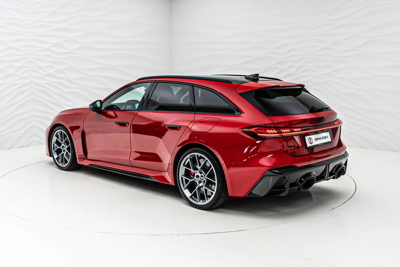 Audi RS5 Avant offered by a specialist dealer in Sengenthal, Germany, photo 4 of 10