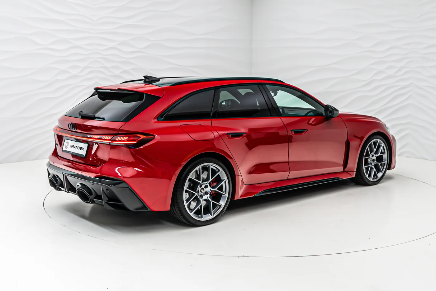 Audi RS5 Avant offered by a specialist dealer in Sengenthal, Germany, photo 6 of 10