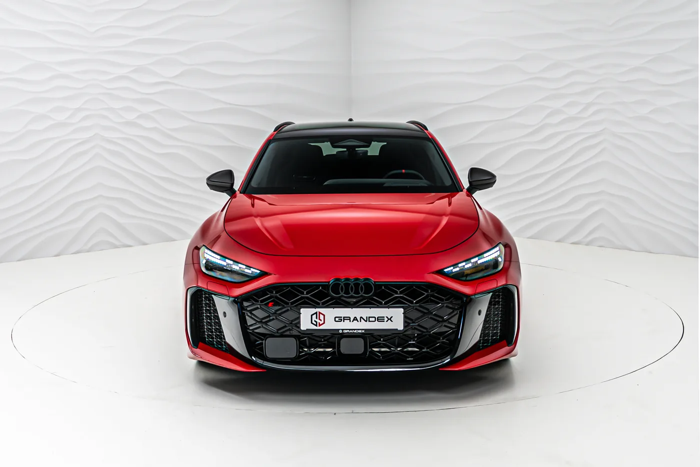 Audi RS5 Avant offered by a specialist dealer in Sengenthal, Germany, photo 9 of 10
