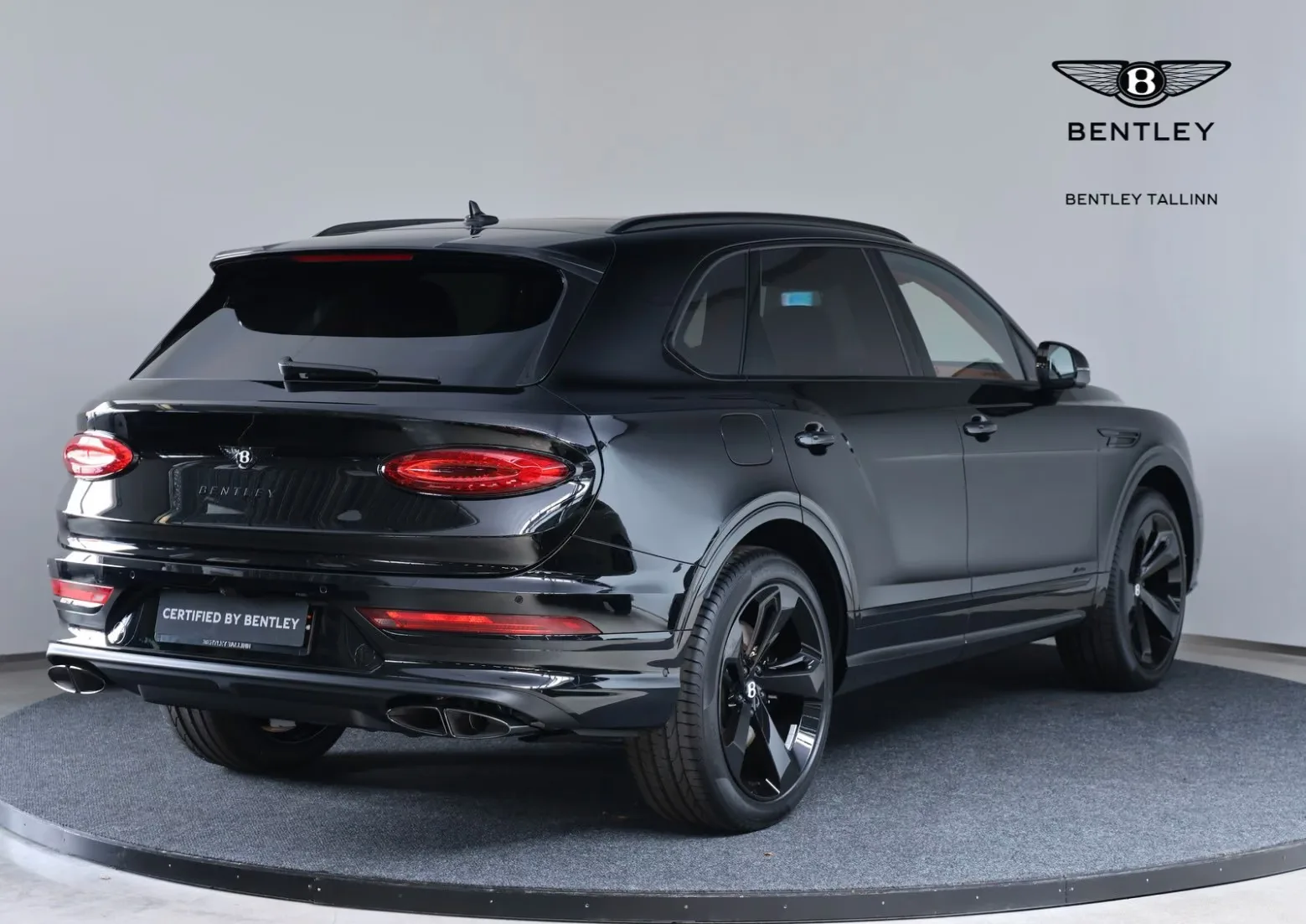 Bentley Bentayga Azure, 2/22