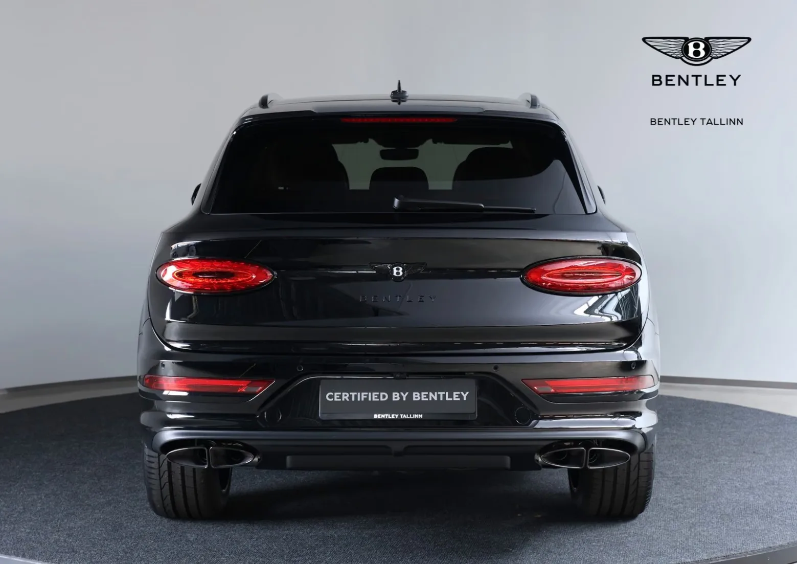 Bentley Bentayga Azure, 4/22