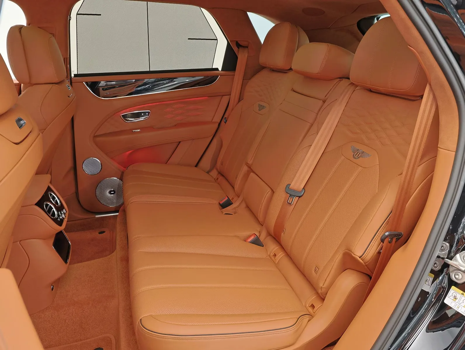 Bentley Bentayga Azure, 8/22