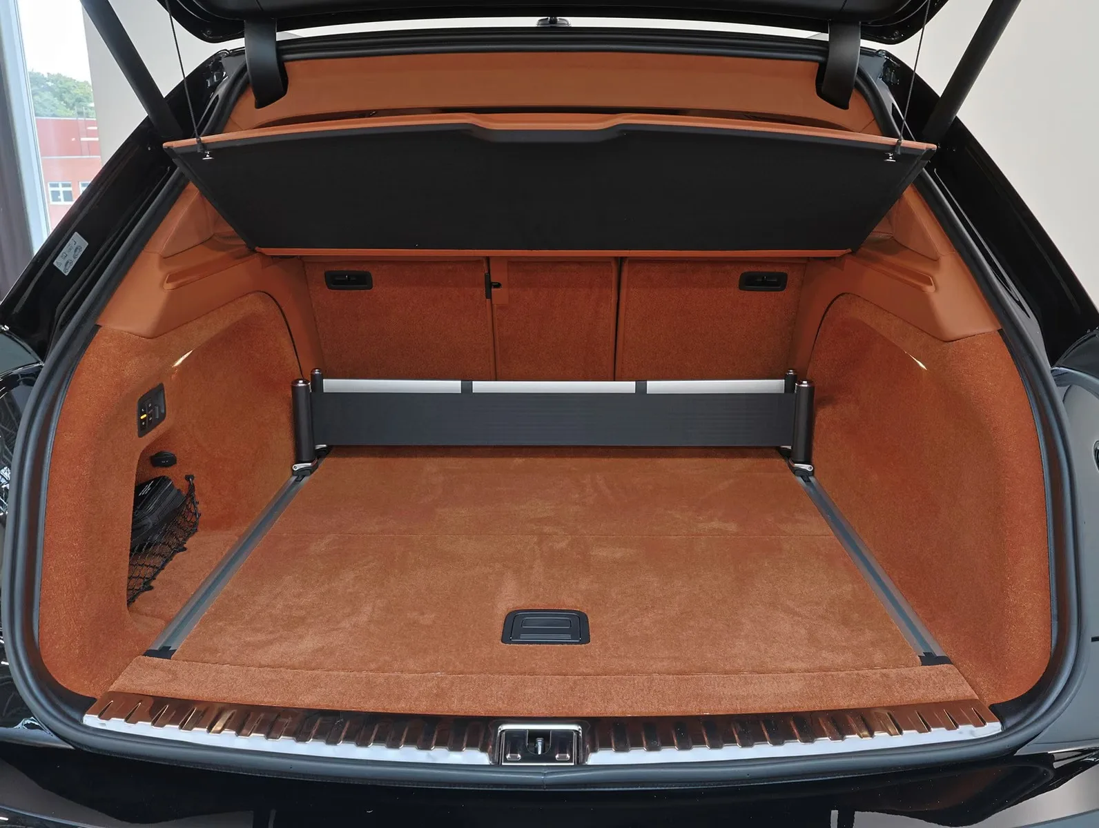 Bentley Bentayga Azure, 9/22
