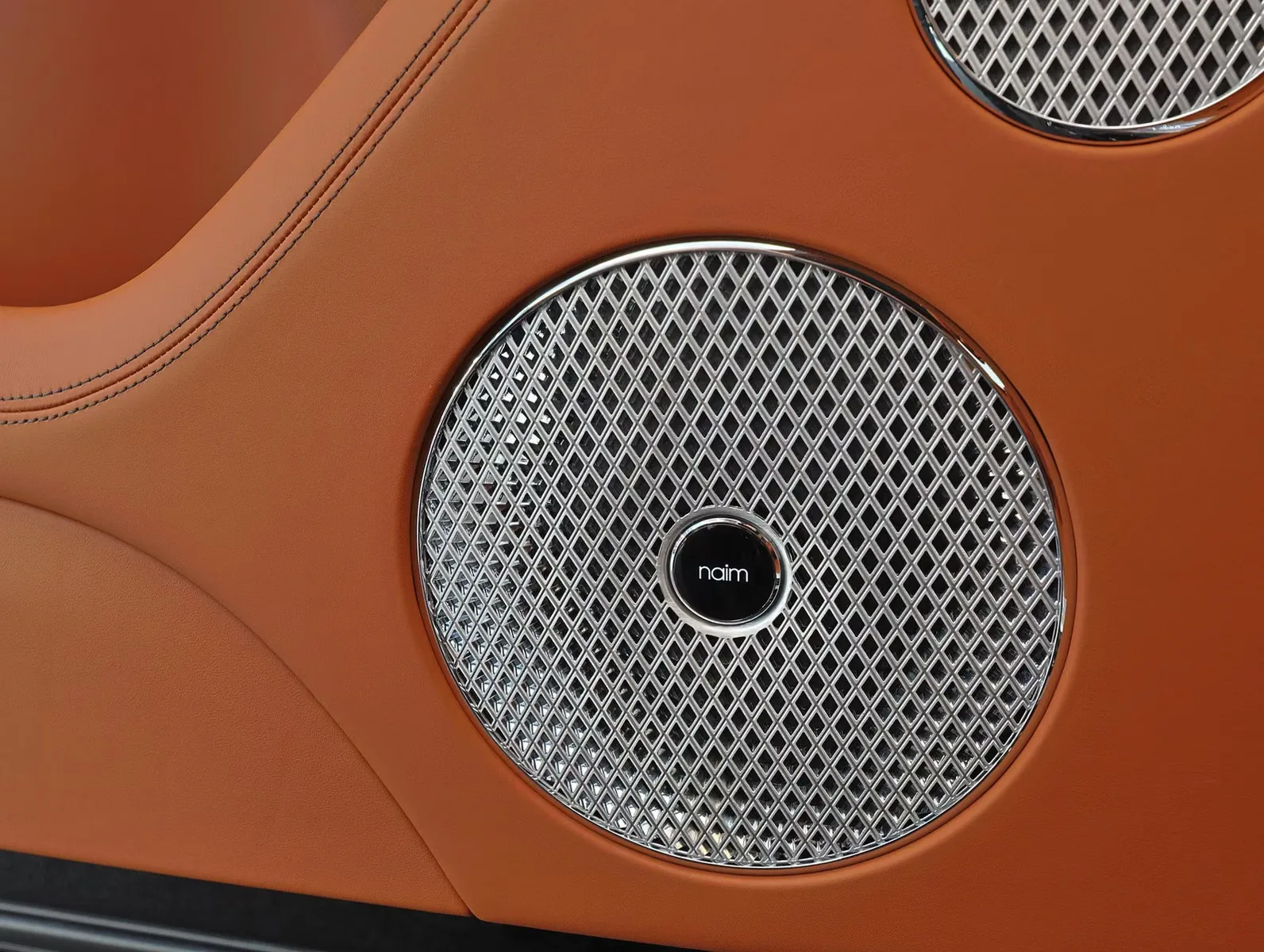 Bentley Bentayga Azure, 10/22