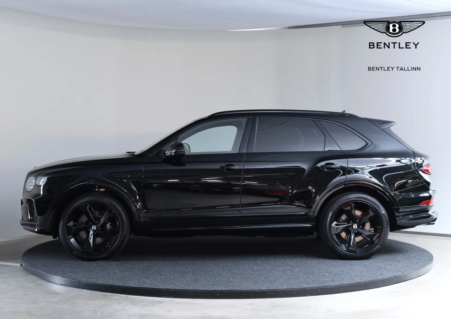 Bentley Bentayga Azure, 11/22