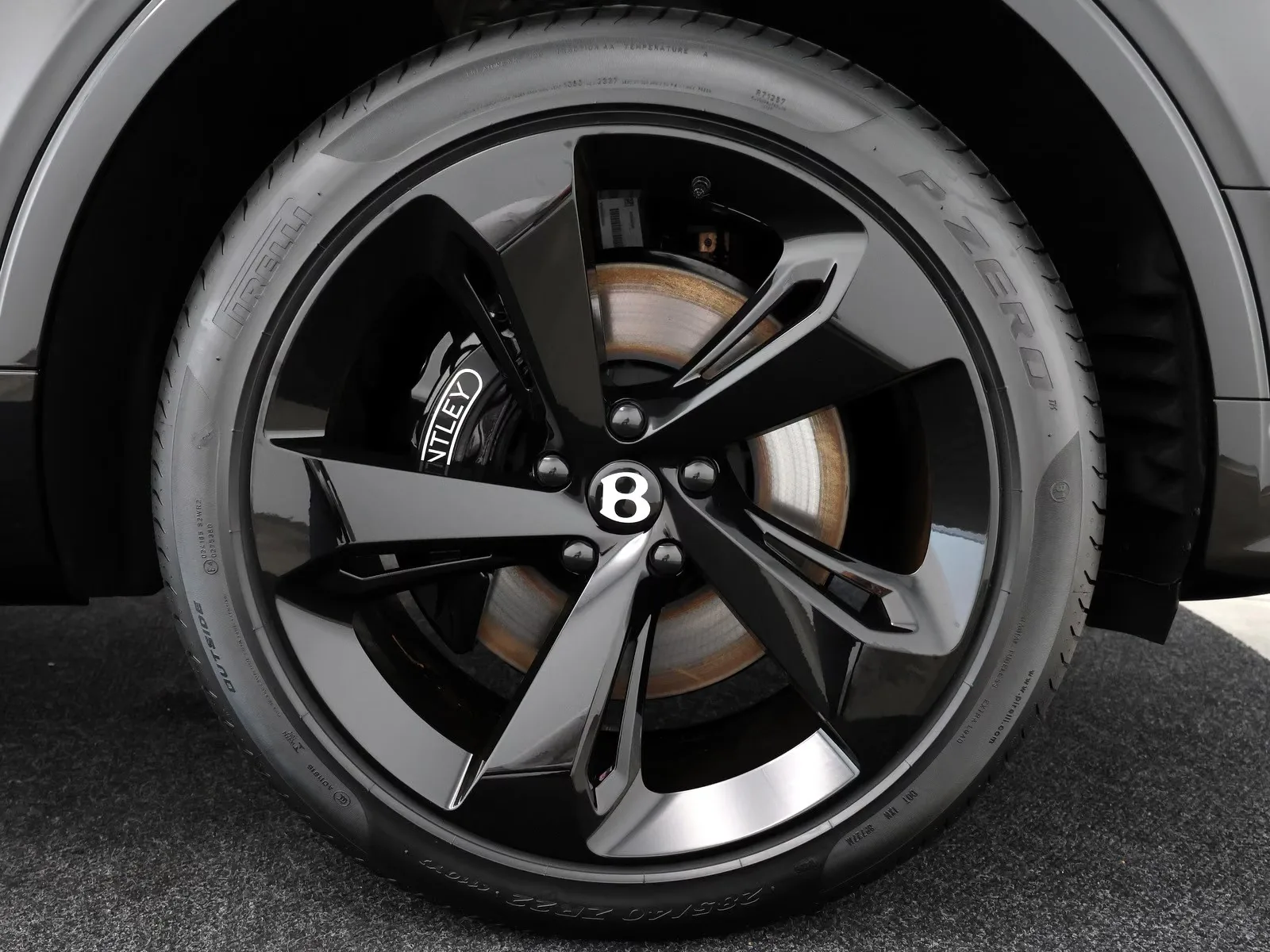 Bentley Bentayga Azure, 17/22