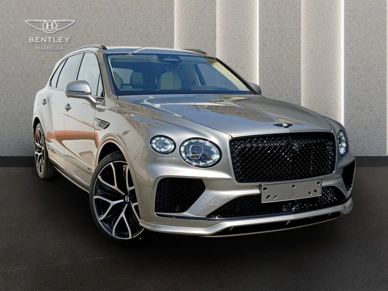 Bentley Bentayga, 3/22