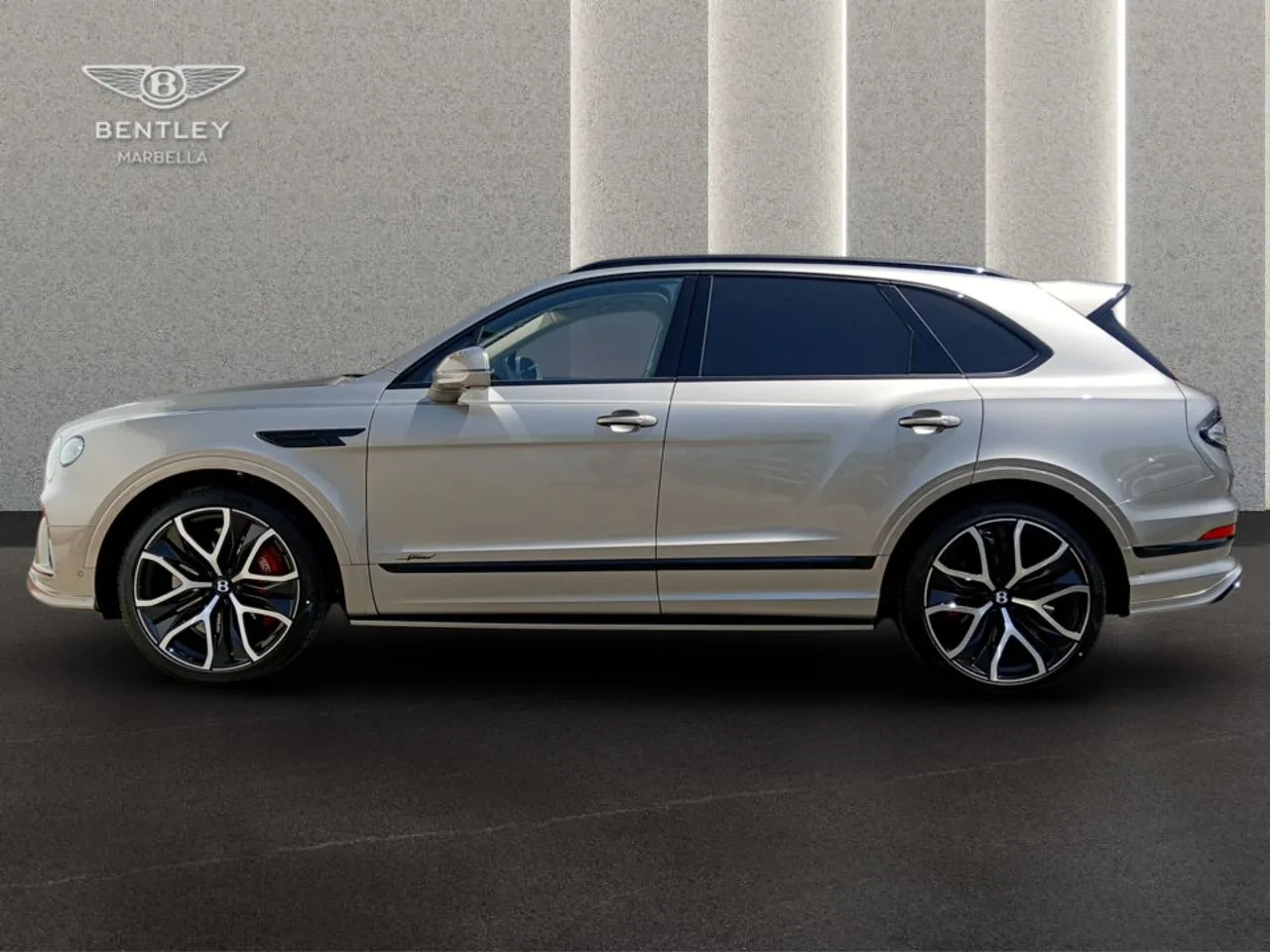 Bentley Bentayga, 8/22