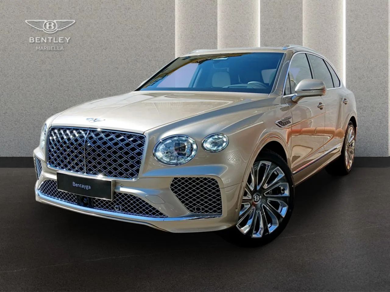 Bentley Bentayga proposta da un concessionario specializzato a Marbella, Spagna, foto principale