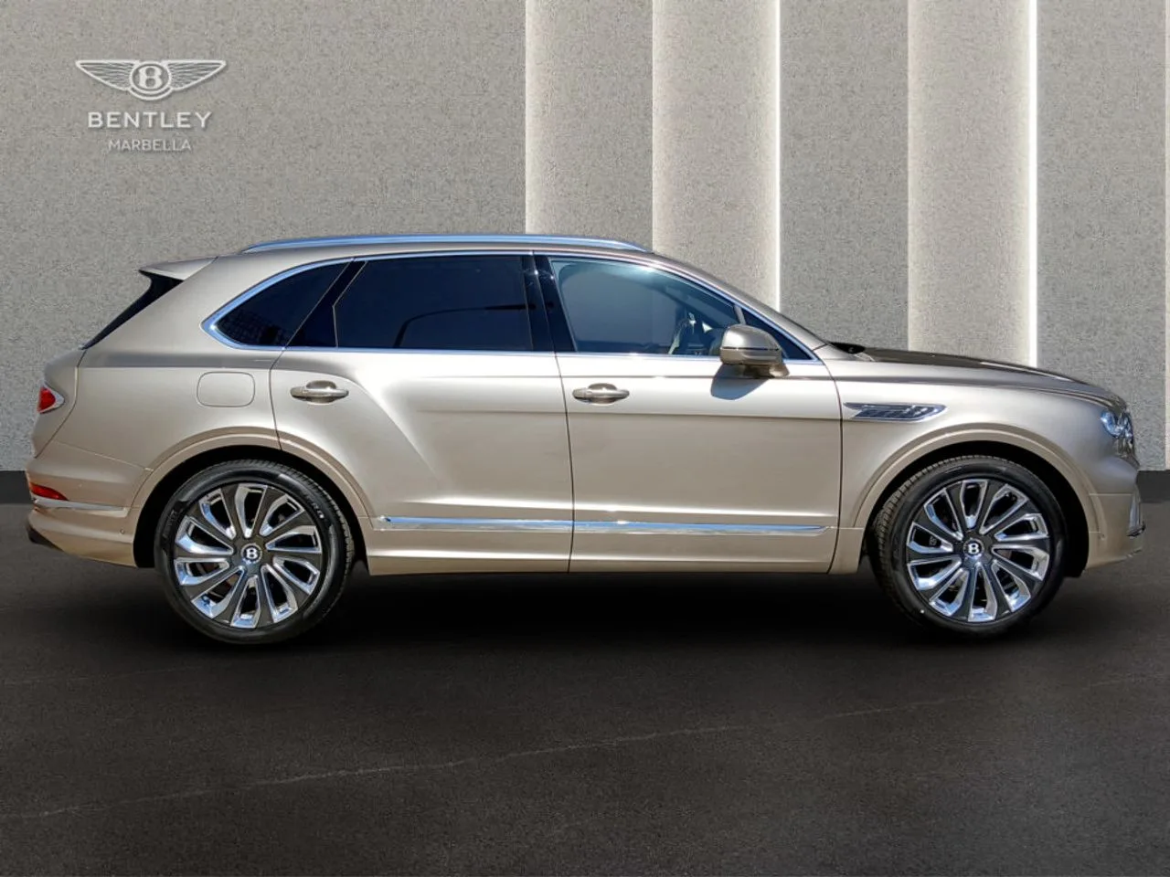Bentley Bentayga, 4/22
