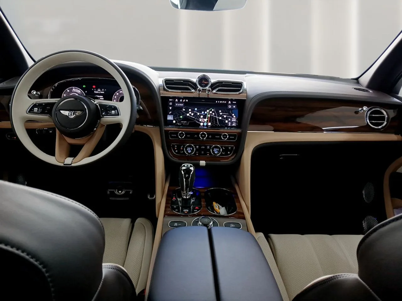 Bentley Bentayga, 10/22