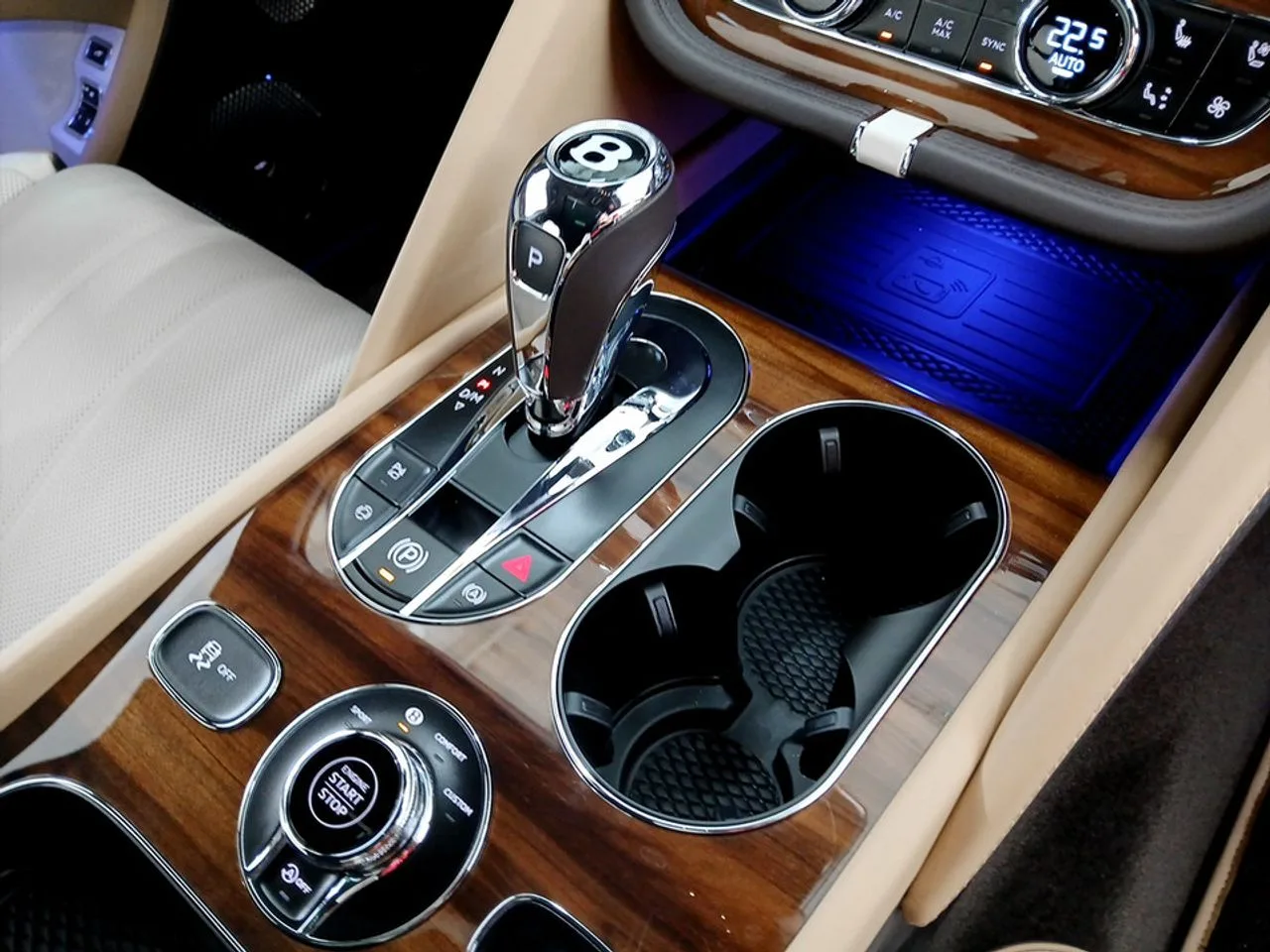 Bentley Bentayga, 17/22