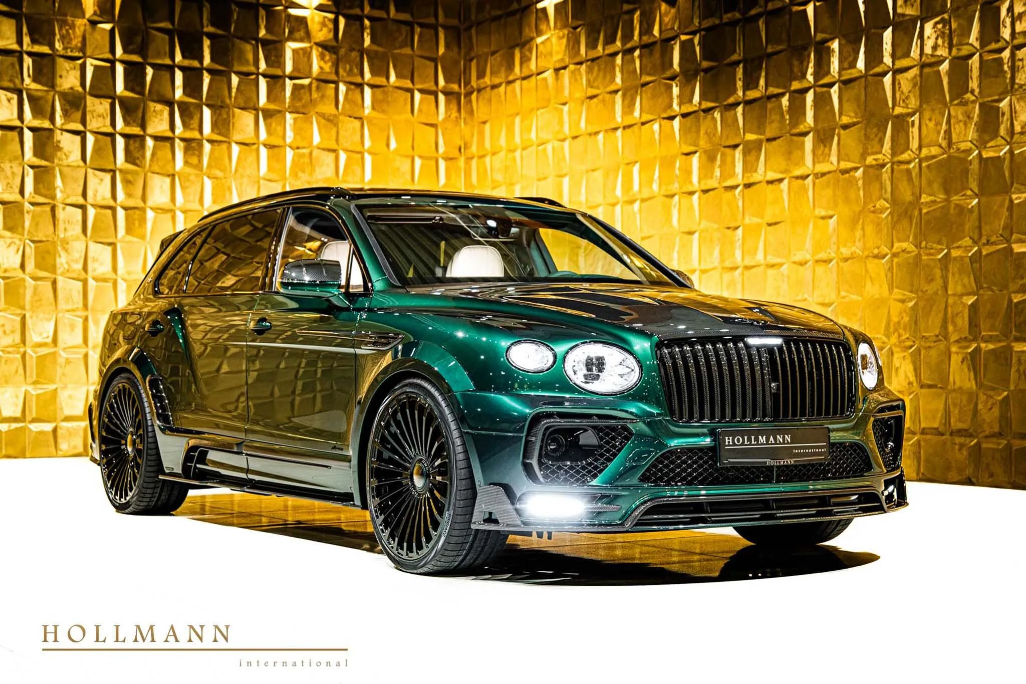 Bentley Bentayga EWB V8 angeboten von einem Fachhändler in Stuhr, Deutschland, Hauptfoto