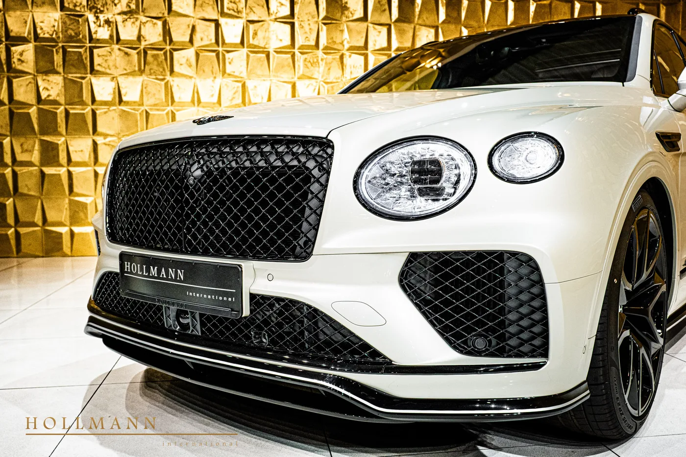 Bentley Bentayga Speed offered by a specialist dealer in Stuhr, Germany, photo 5 of 8