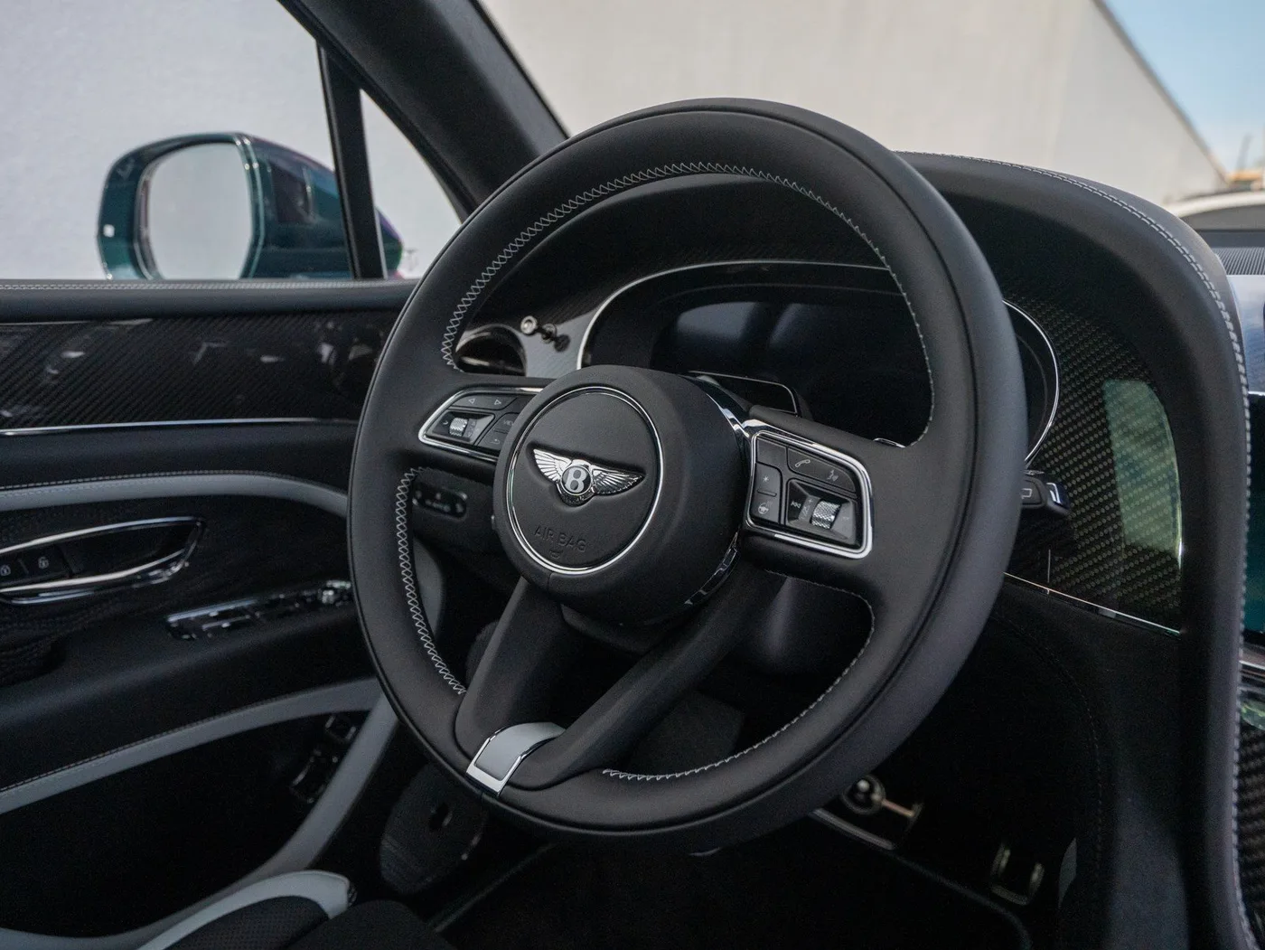 Bentley Bentayga Speed offered by a specialist dealer in Singen, Germany, photo 11 of 15