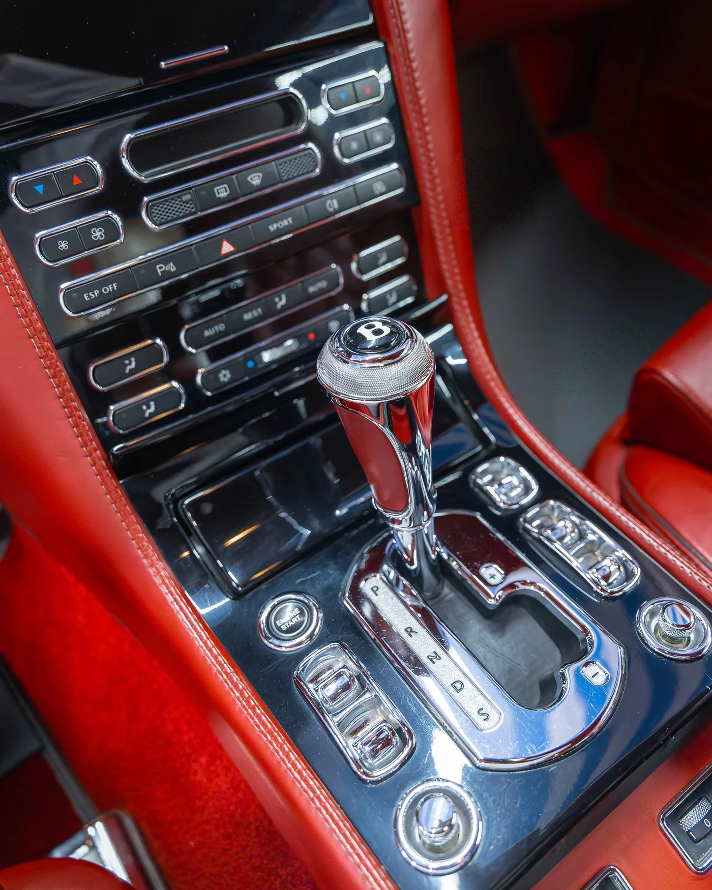 2009 Bentley Brooklands offered by a supercar dealer in Riyadh, Saudi Arabia, photo 8 of 19