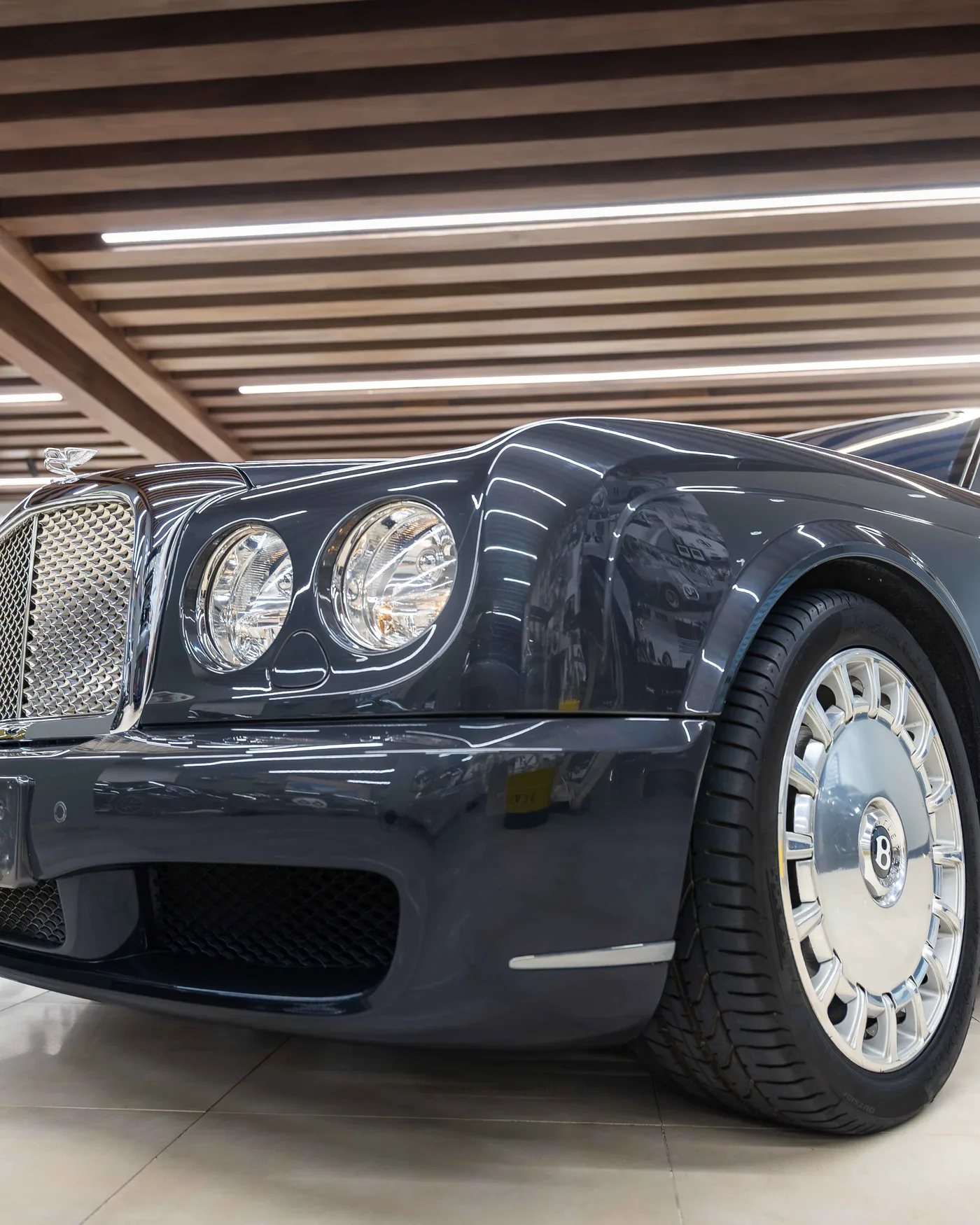 2009 Bentley Brooklands offered by a supercar dealer in Riyadh, Saudi Arabia, photo 9 of 19