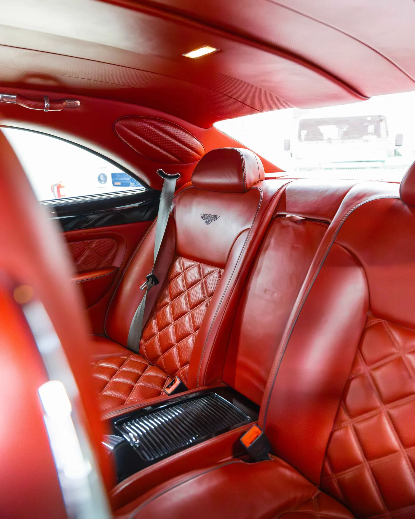 2009 Bentley Brooklands offered by a supercar dealer in Riyadh, Saudi Arabia, photo 12 of 19
