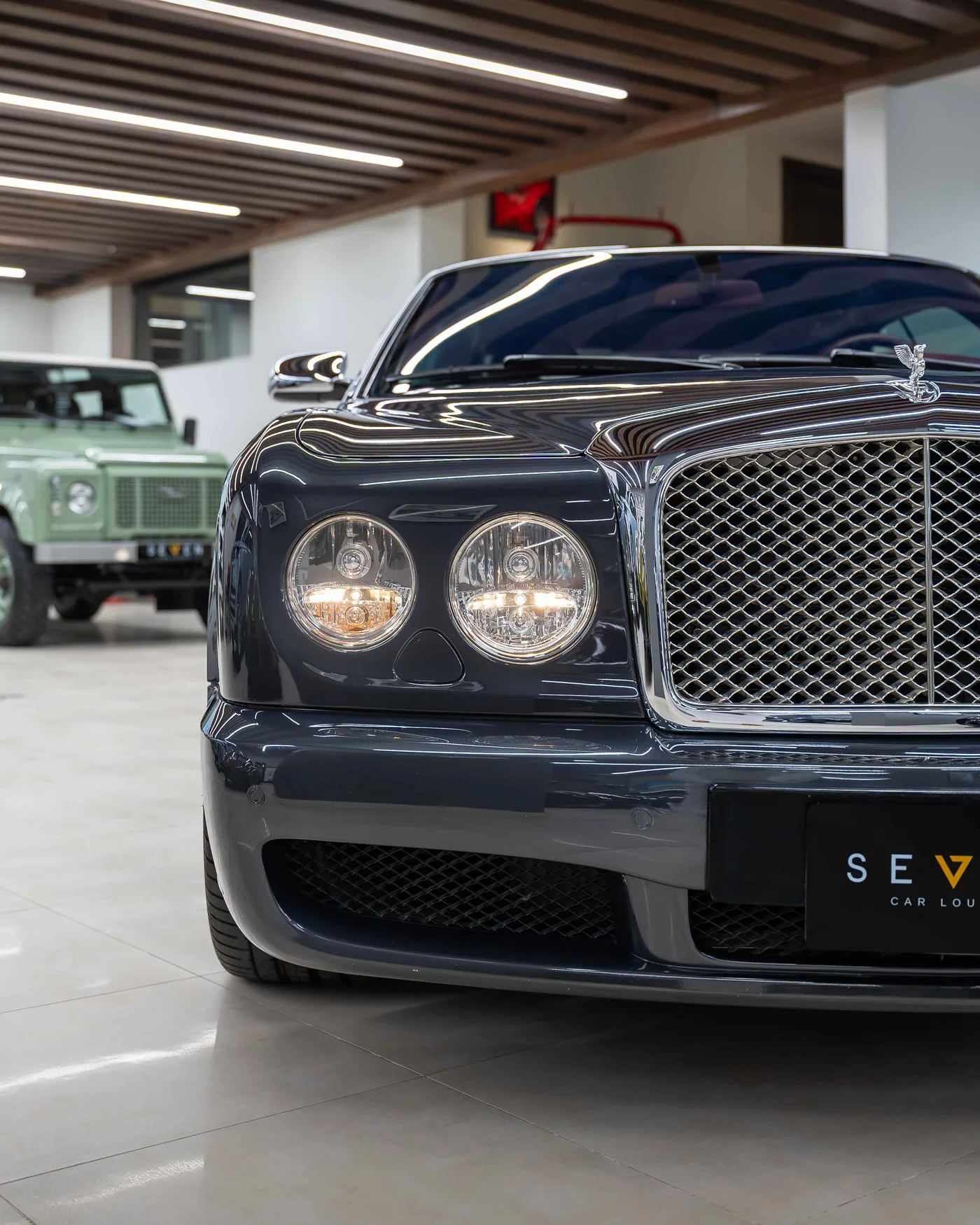 2009 Bentley Brooklands offered by a supercar dealer in Riyadh, Saudi Arabia, photo 14 of 19