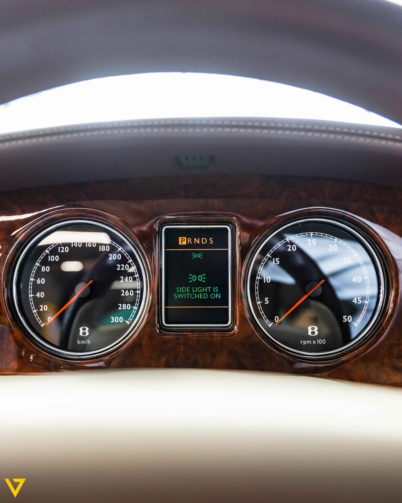 Bentley Brooklands offered by a supercar dealer in Riyadh, Saudi Arabia, photo 9 of 17
