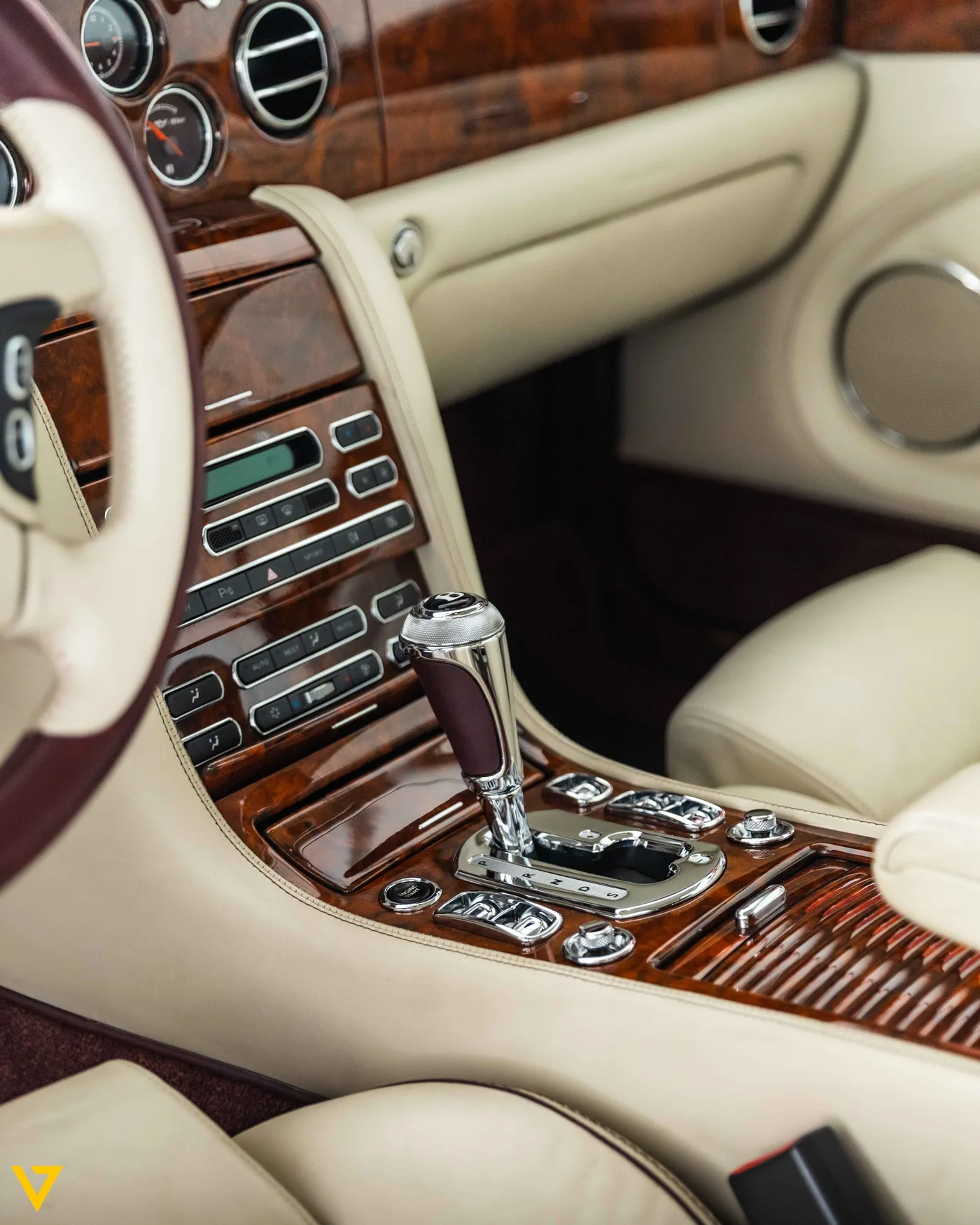 Bentley Brooklands offered by a supercar dealer in Riyadh, Saudi Arabia, photo 11 of 17