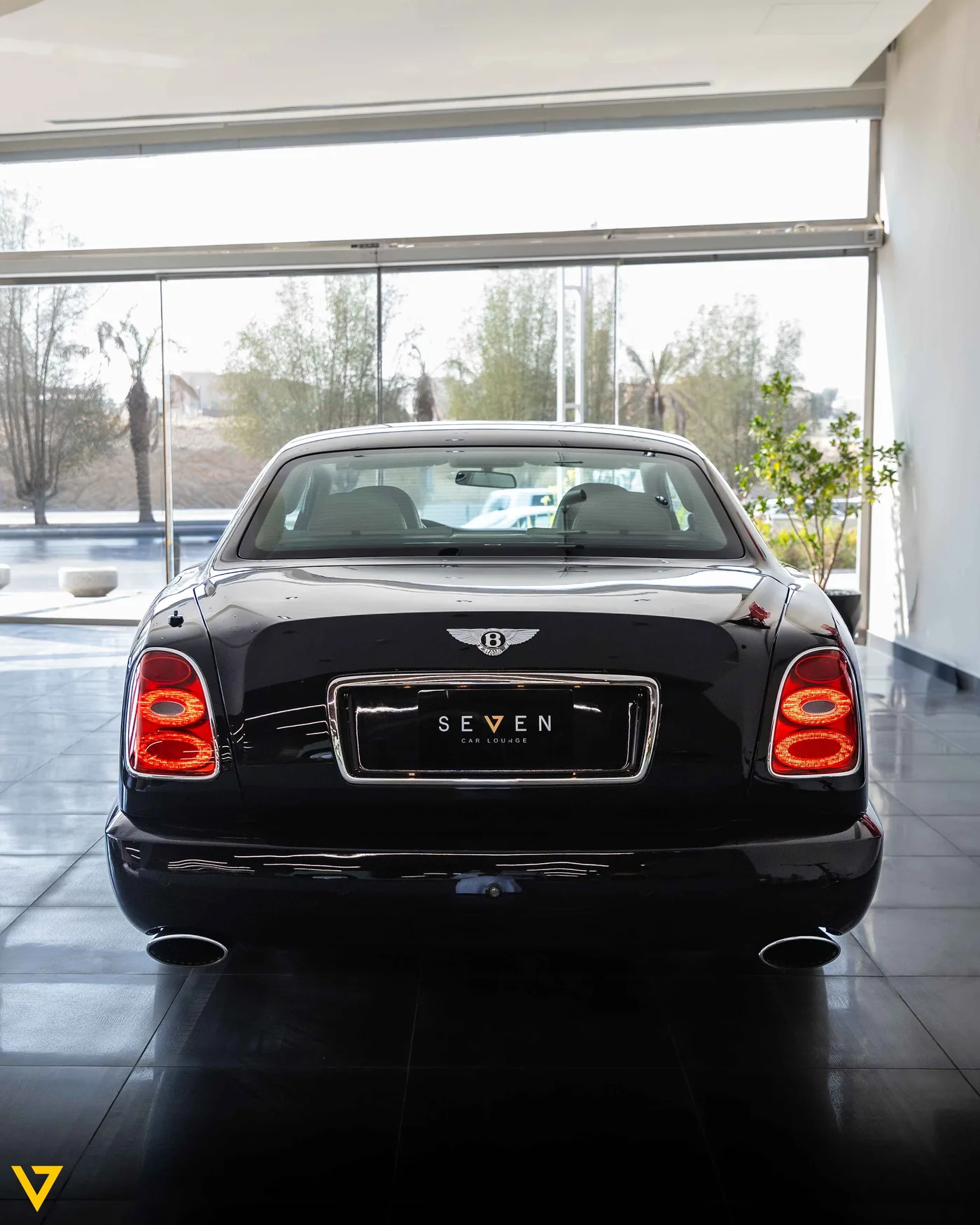 Bentley Brooklands offered by a supercar dealer in Riyadh, Saudi Arabia, photo 15 of 17