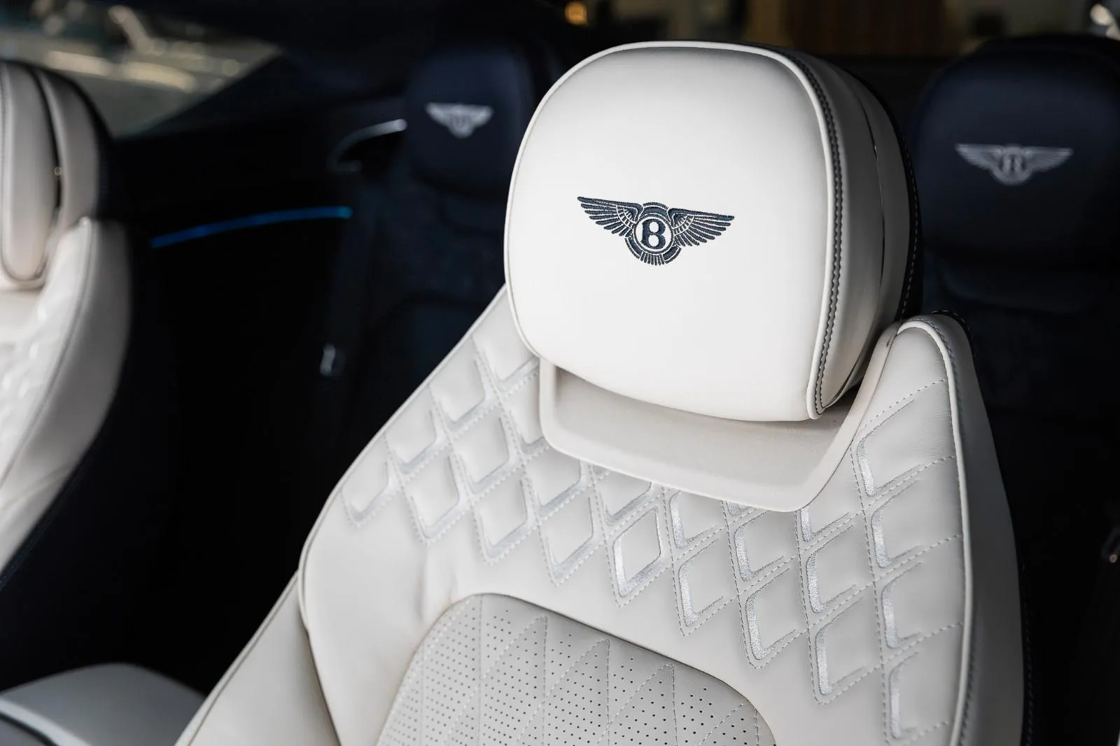 Bentley Continental GT Azure, 12/22