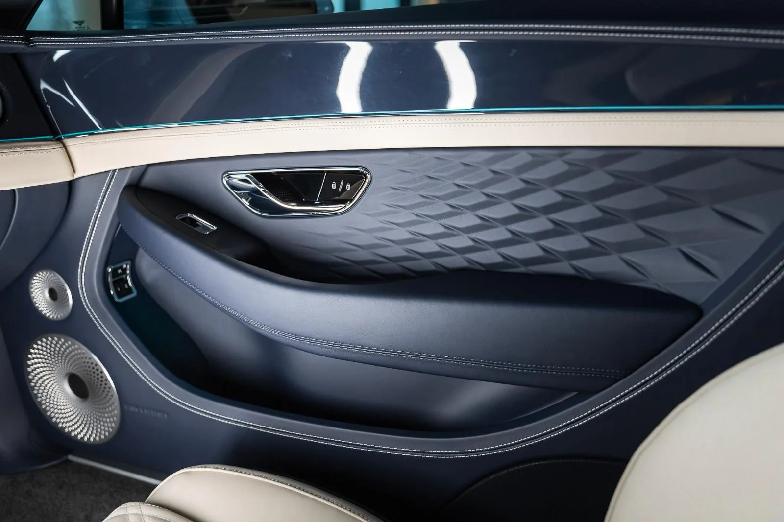 Bentley Continental GT Azure, 14/22