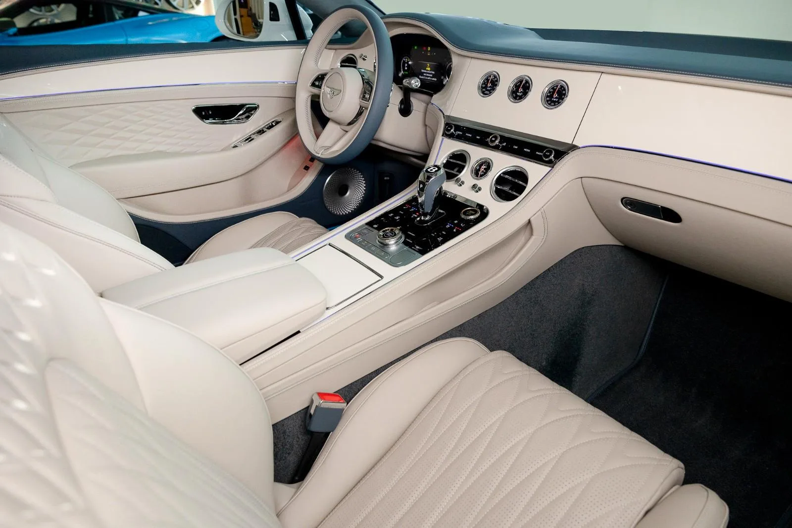 Bentley Continental GT Azure, 9/19