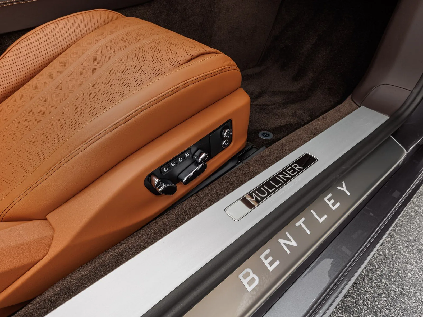 2026 Bentley Continental GTC Mulliner, 25/30