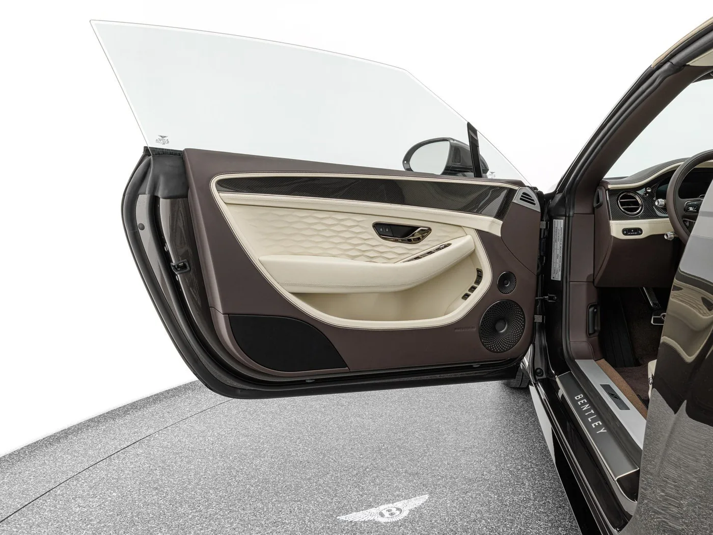 Bentley Continental GTC S offered by a specialist dealer in Böblingen, Germany, photo 9 of 15