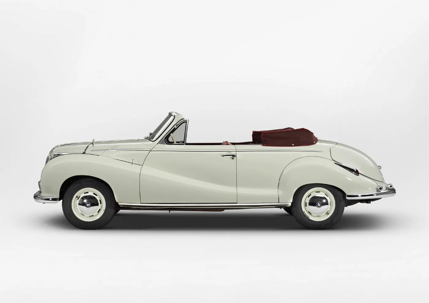 1955 BMW 502 V8 Cabrio angeboten von einem Oldtimerspezialisten in Lindau, Deutschland, Foto 6 von 20