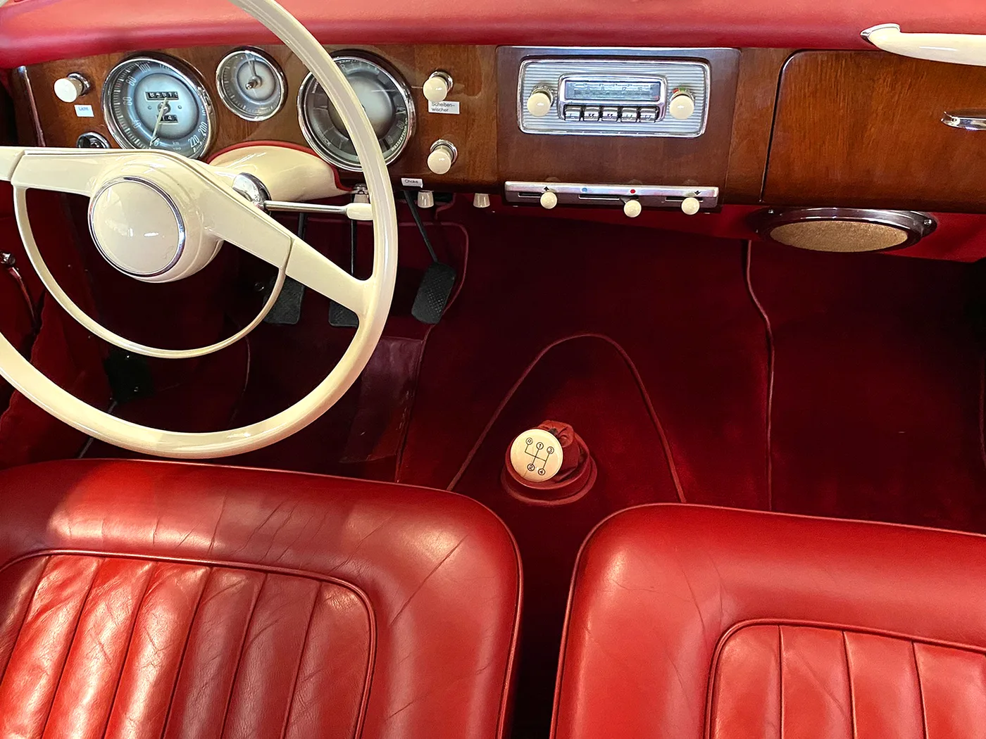1955 BMW 502 V8 Cabrio angeboten von einem Oldtimerspezialisten in Lindau, Deutschland, Foto 10 von 20