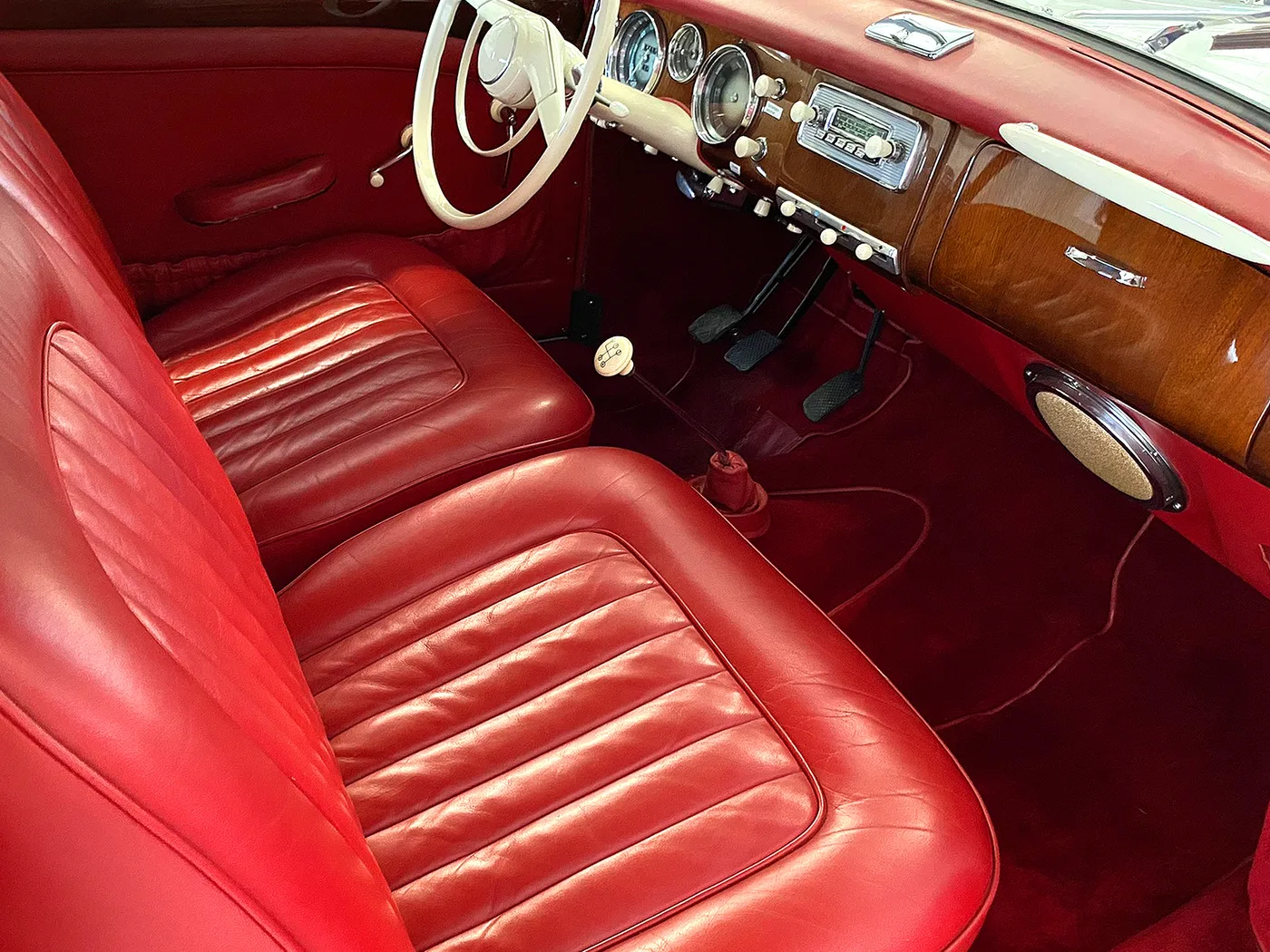 1955 BMW 502 V8 Cabrio angeboten von einem Oldtimerspezialisten in Lindau, Deutschland, Foto 11 von 20
