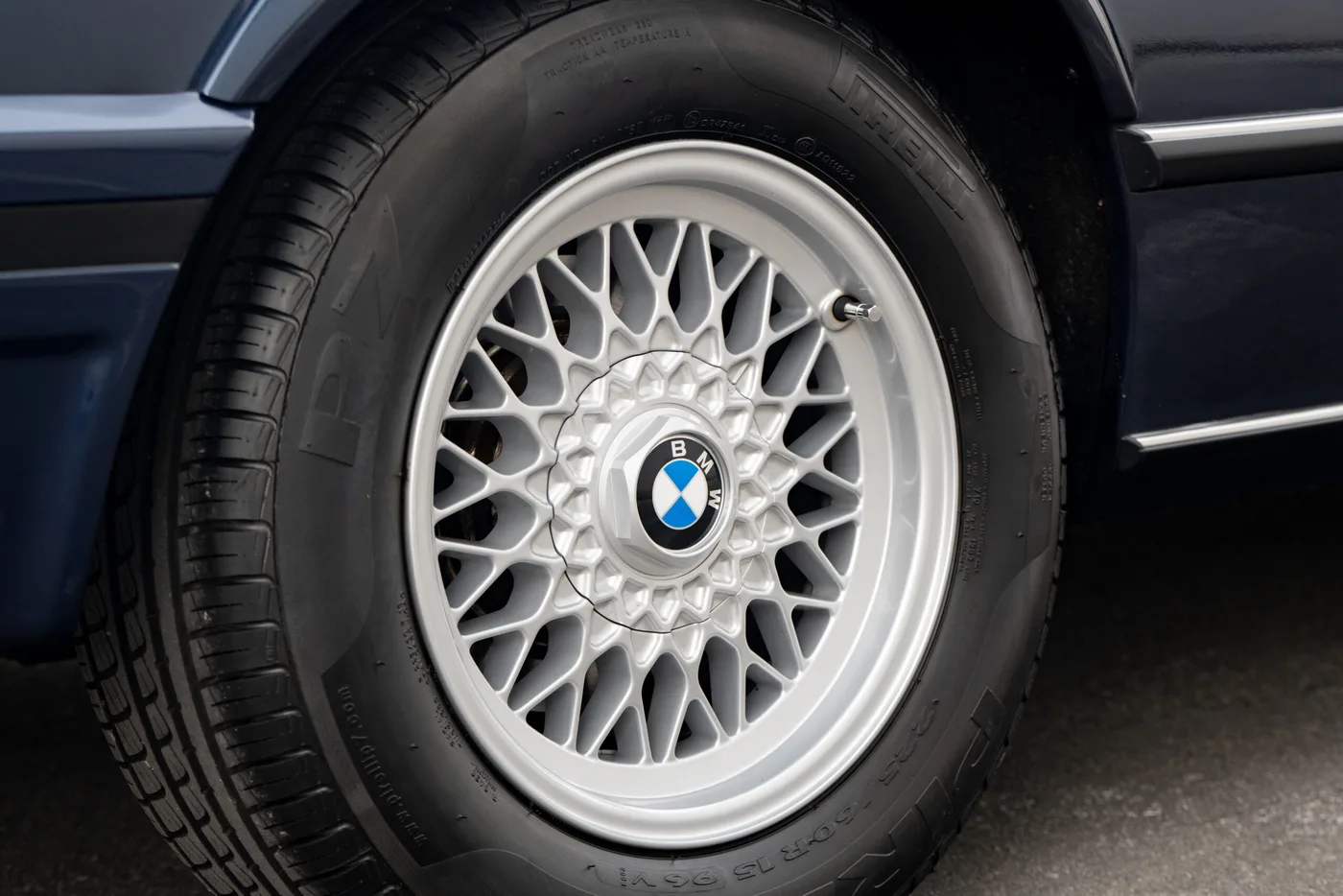 1989 BMW 635 CSi Coupé angeboten von einem Oldtimerspezialisten in Lindau, Deutschland, Foto 8 von 20
