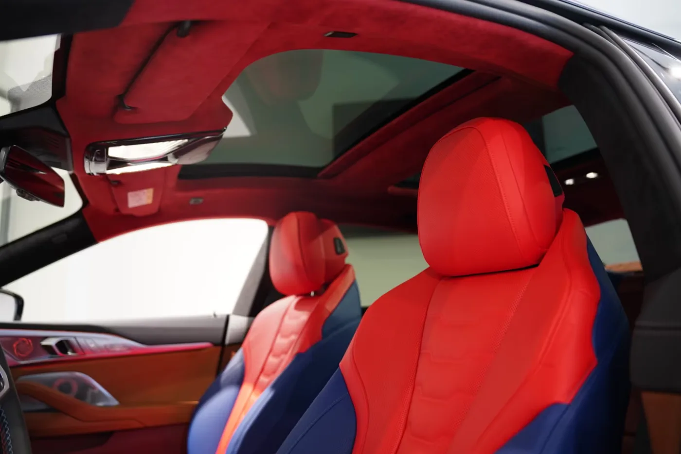 BMW M850i xDrive Gran Coupé THE 8 X JEFF KOONS offered by a specialist dealer in Haar, Germany, photo 15 of 28