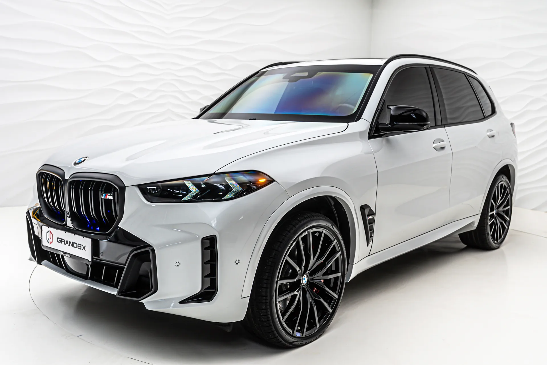 BMW X5 M60i armoured B6 offered by a specialist dealer in Sengenthal, Germany, main photo