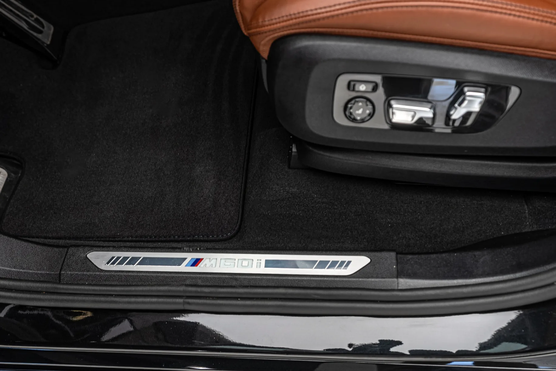 BMW X5 M60i armoured B6, 22/30