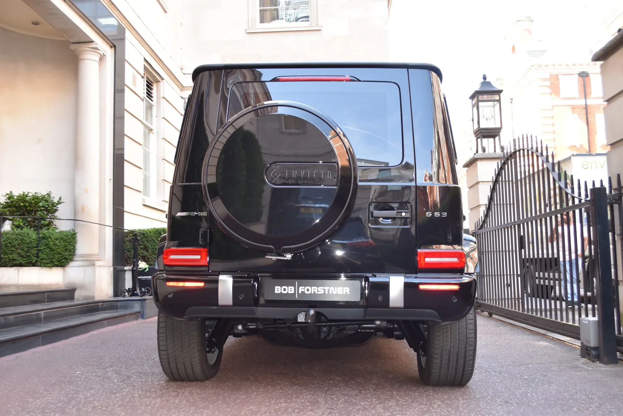 BRABUS Invicto Pure, 2/30