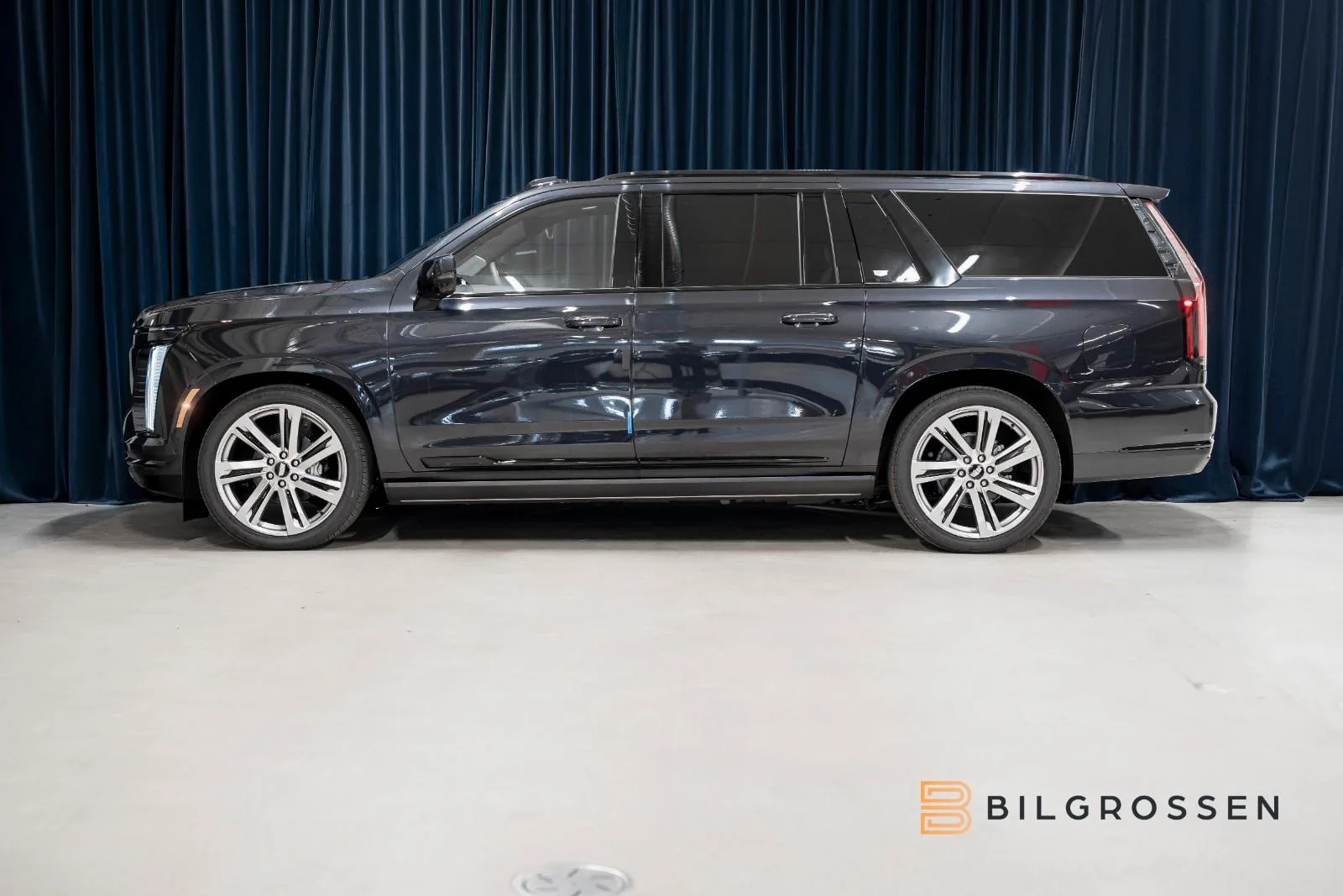 Cadillac Escalade ESV Sport Platinum, 2/24