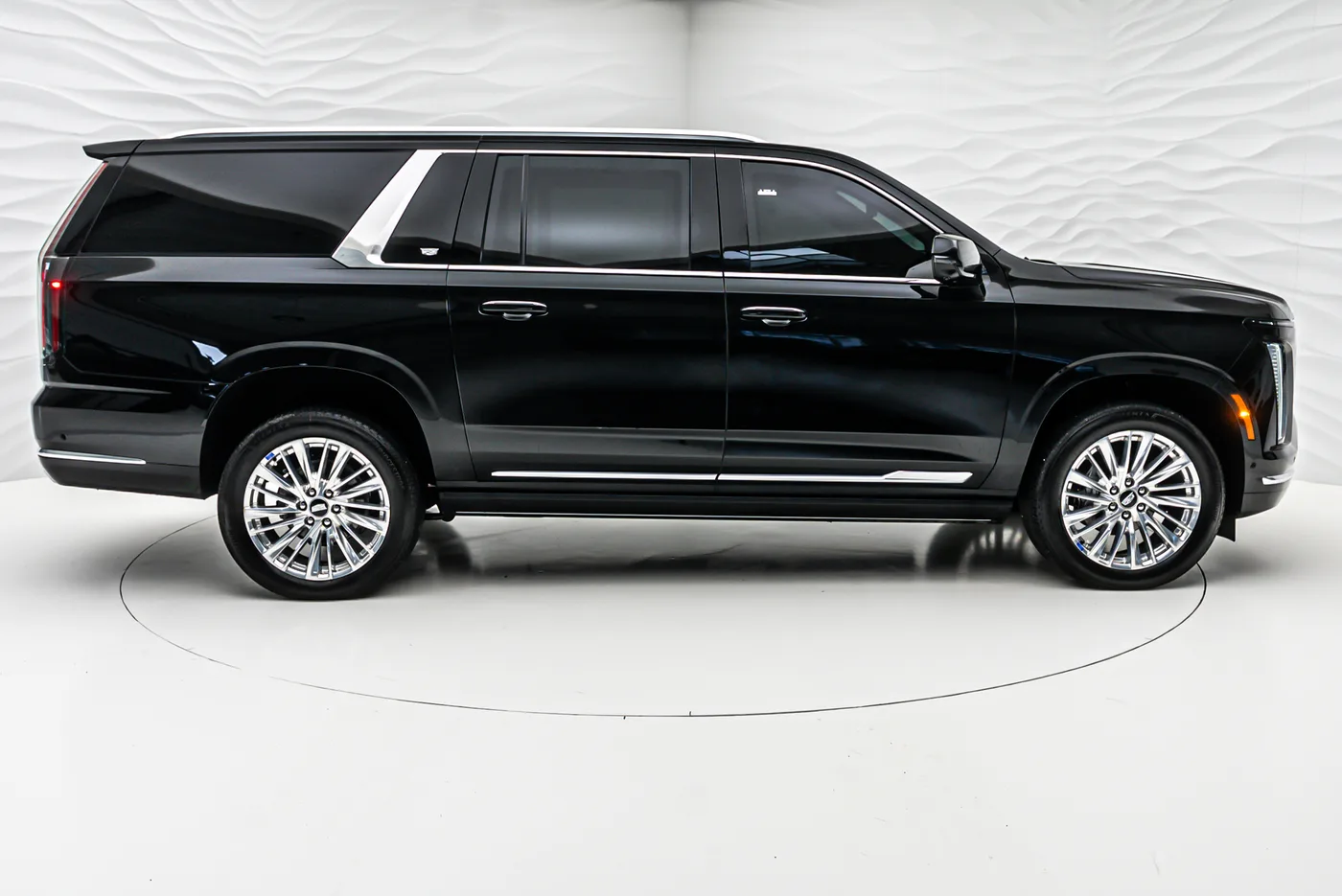 Cadillac Escalade ESV Premium Luxury, armoured B6 offered by a specialist dealer in Sengenthal, Germany, photo 7 of 10