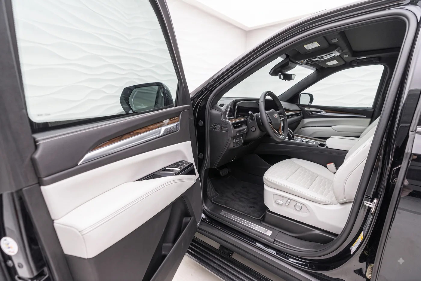 Cadillac Escalade Long, Sport Platinum, Armoured B6 proposée par un concessionnaire spécialisé à Sengenthal, Allemagne, photo 17 sur 25