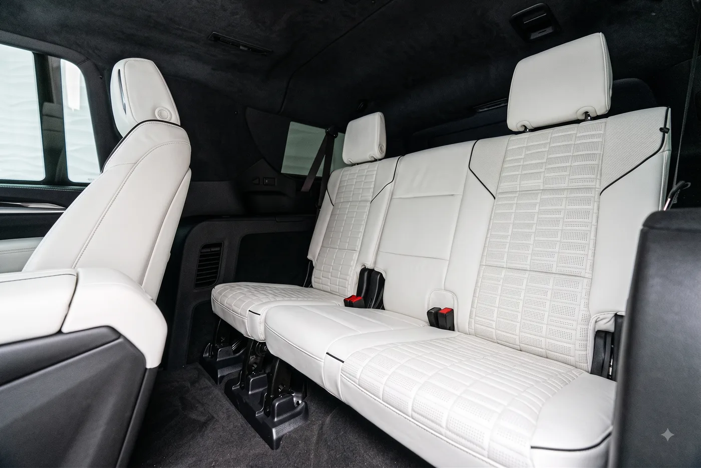 Cadillac Escalade Long, Sport Platinum, Armoured B6 proposée par un concessionnaire spécialisé à Sengenthal, Allemagne, photo 21 sur 25
