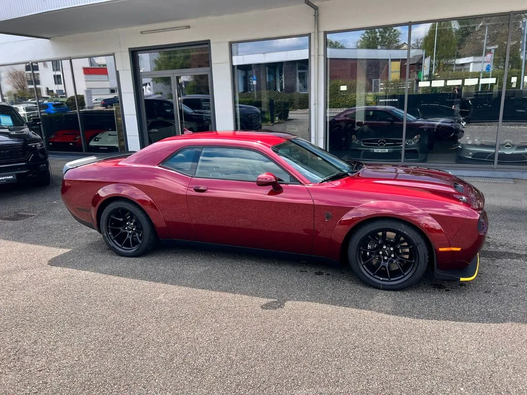 Dodge Challenger SRT Hellcat Redeye Widebody Jailbreak proposée par un concessionnaire spécialisé à Stuttgart, Allemagne, photo principale