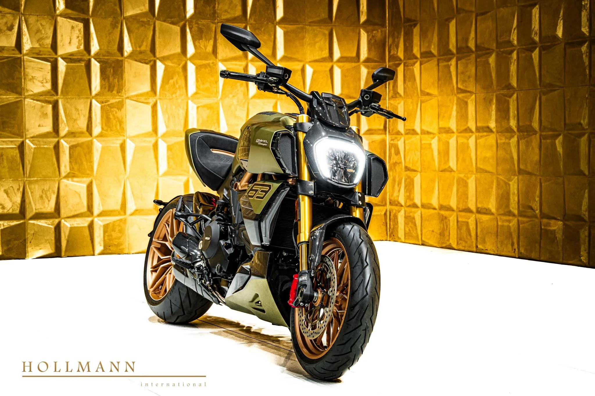 Ducati Diavel 1260 proposée par un concessionnaire spécialisé à Stuhr, Allemagne, photo principale