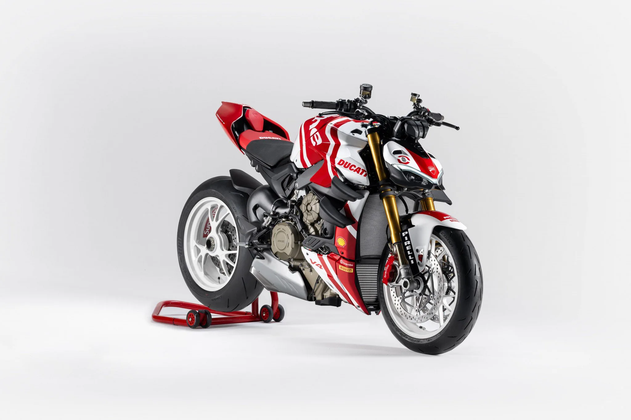 Ducati Streetfighter V4 S Supreme proposée par un concessionnaire spécialisé à Hechingen, Allemagne, photo principale