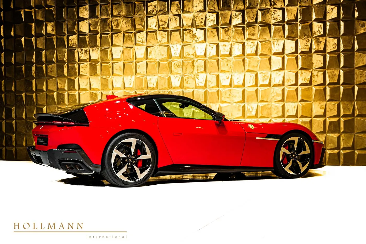 Ferrari 12Cilindri offered by a specialist dealer in Stuhr, Germany, photo 2 of 8