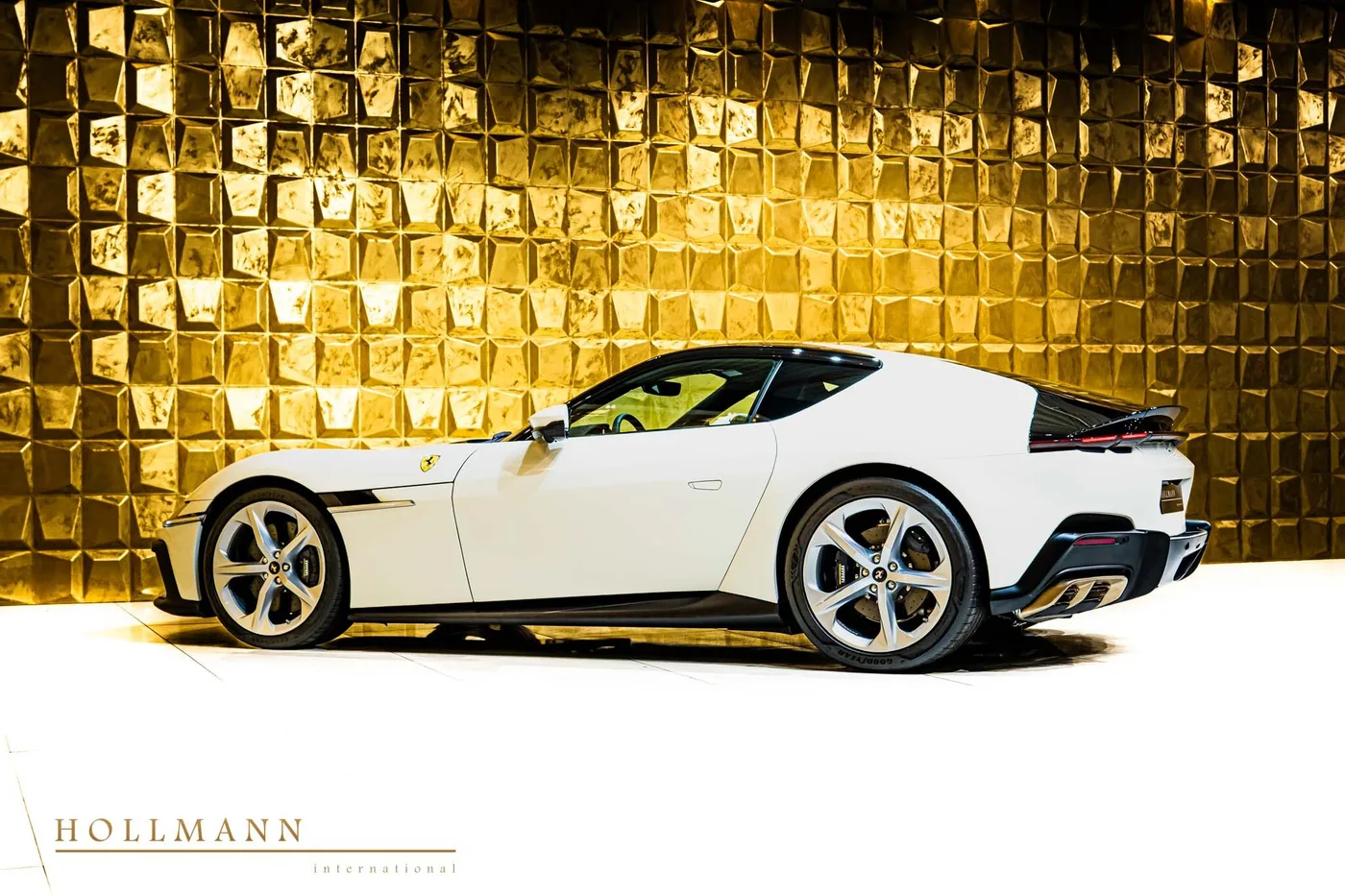 Ferrari 12Cilindri offered by a specialist dealer in Stuhr, Germany, photo 4 of 8