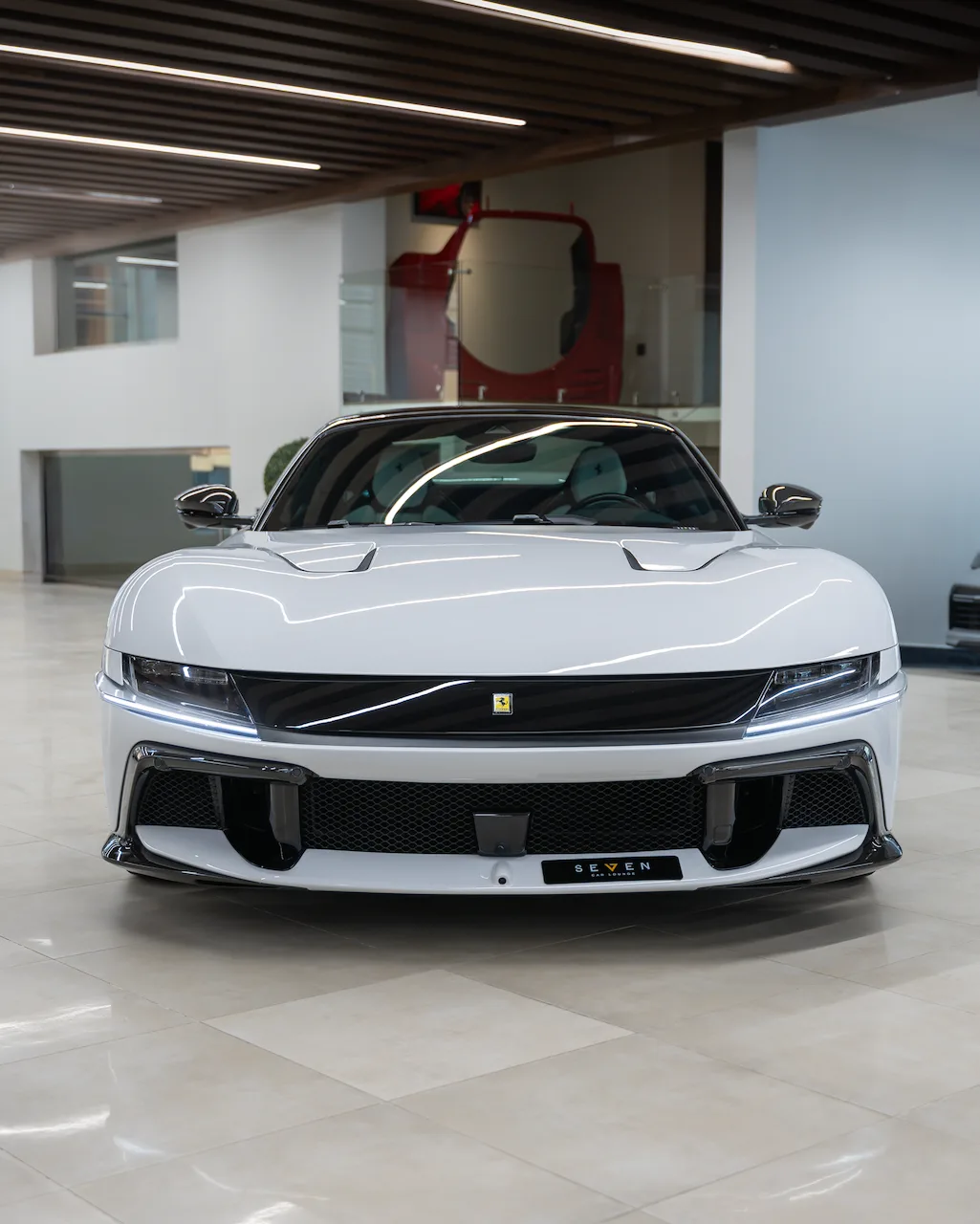 Ferrari 12Cilindri Spider angeboten von einem Supersportwagenhändler in Riyadh, Saudi-Arabien, Foto 2 von 21